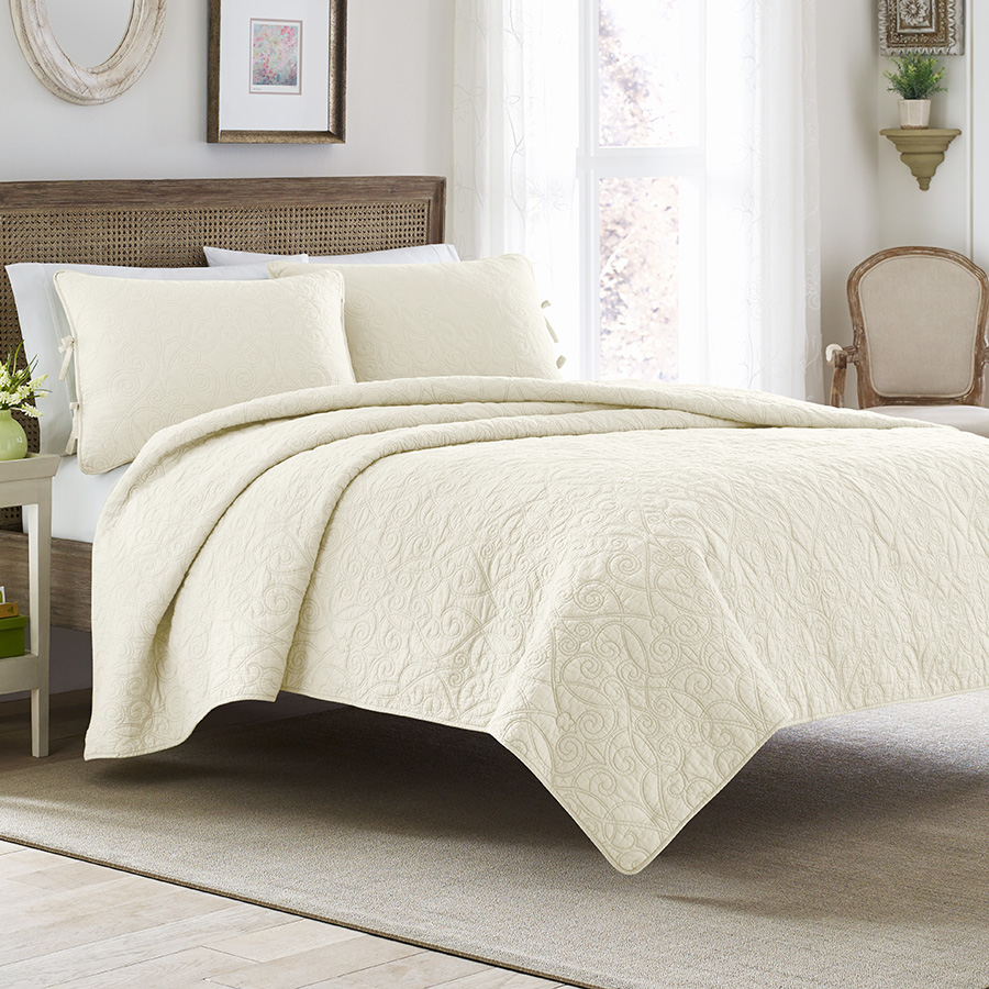 Laura Ashley Felicity Ivory Quilt Set From Beddingstyle Com